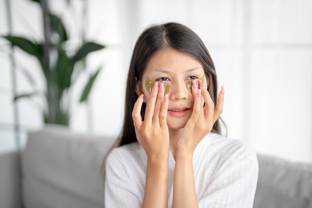 Pourquoi le contour des yeux mérite une attention toute particulière