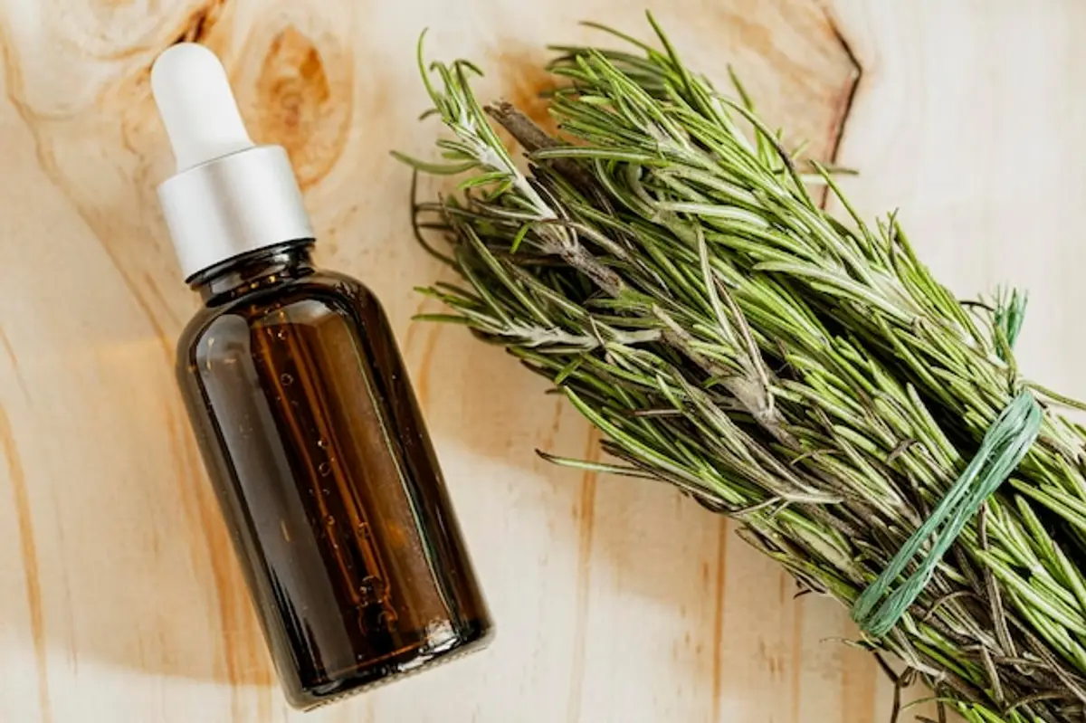 huile romarin bouteille cheveux peau