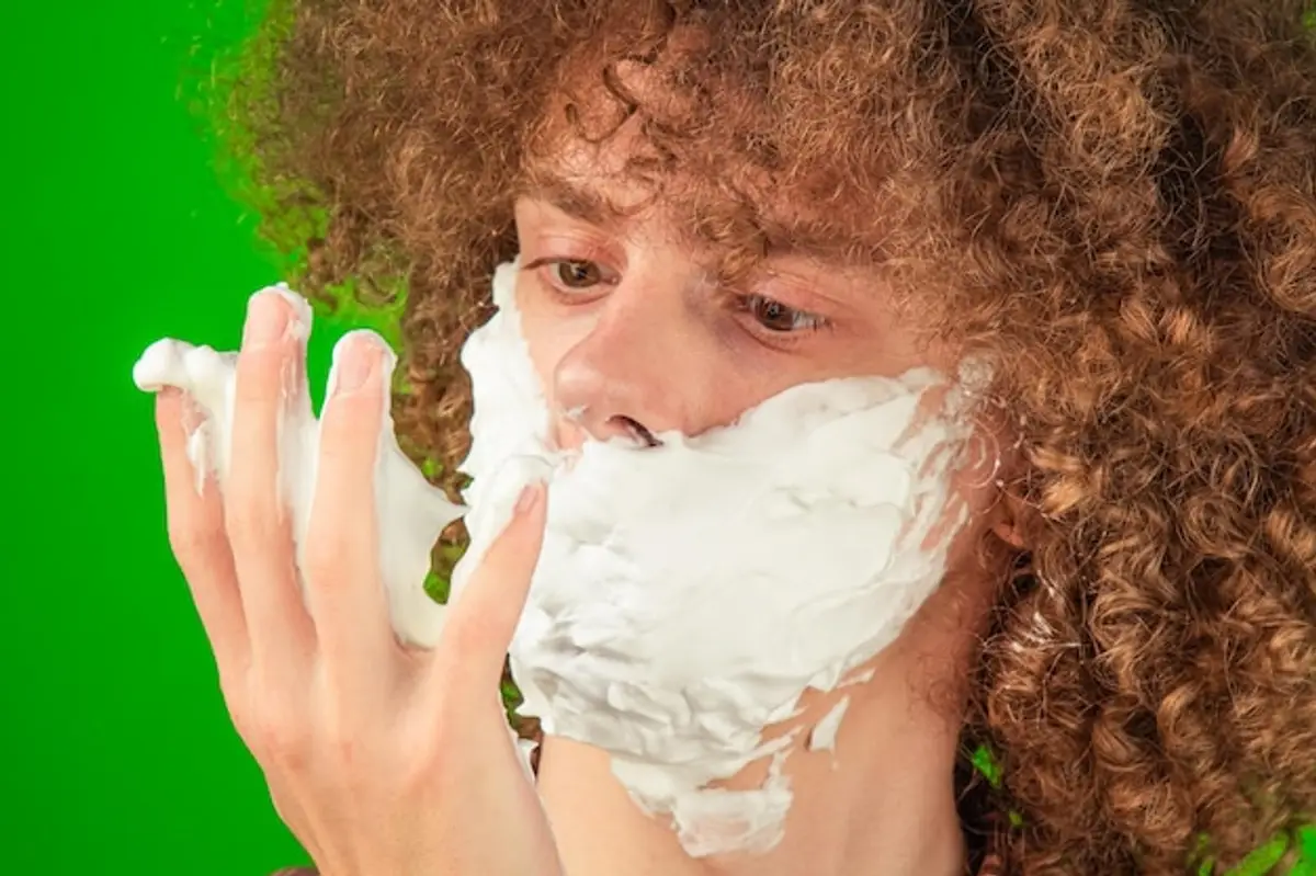 mousse cheveux bouclés naturelles boucles rebondies