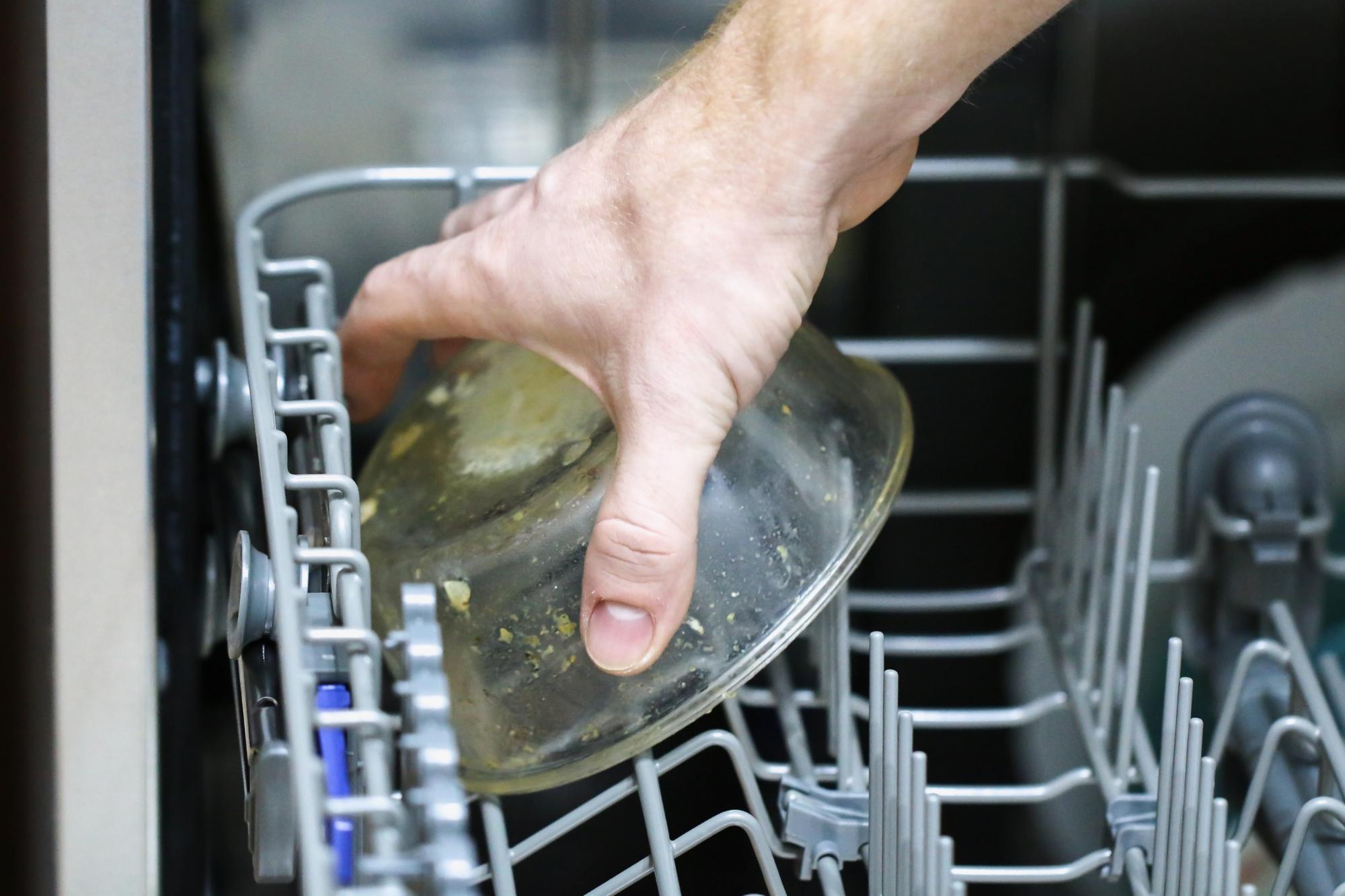 À quoi sert vraiment le liquide de rinçage du lave-vaisselle ?