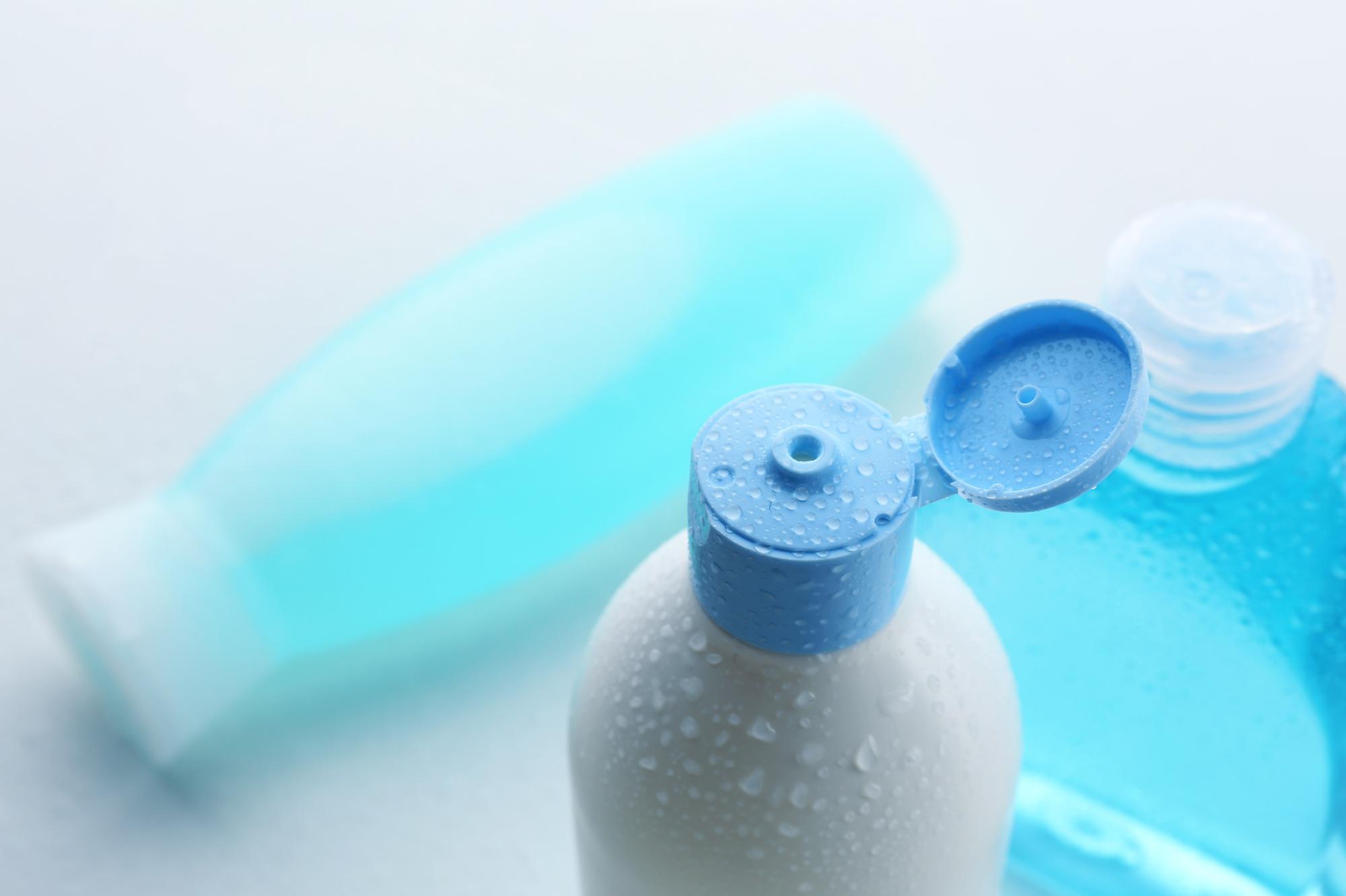 Recette express : bain nettoyant doux pour brosse à cheveux
