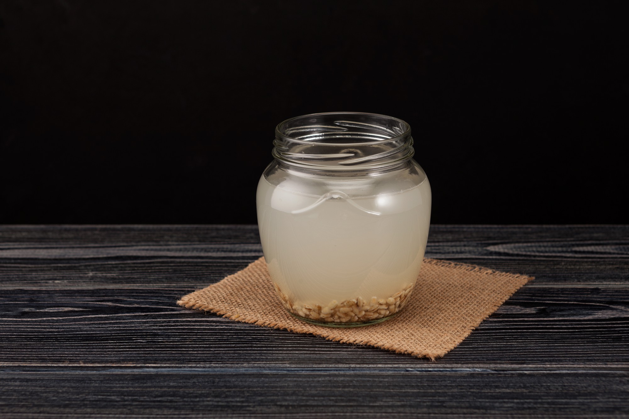 Une boisson probiotique maison simple : le kéfir d’eau