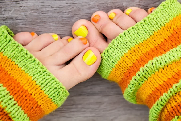 pieds ongles jaunes