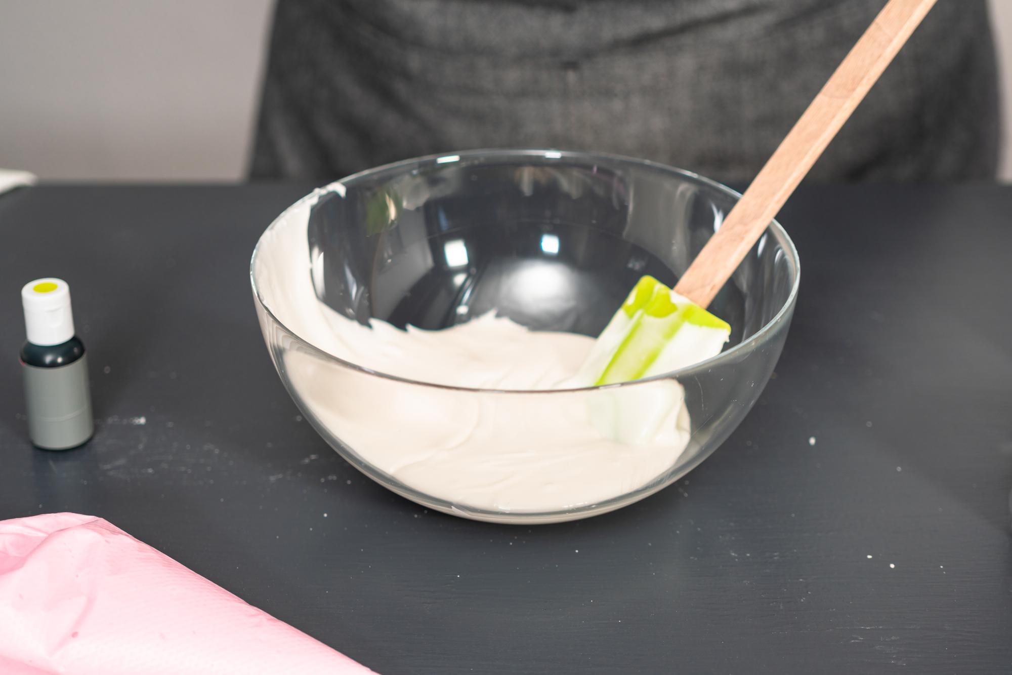 Comment transformer le sucre glacé en glaçage pour biscuits et gâteaux ?