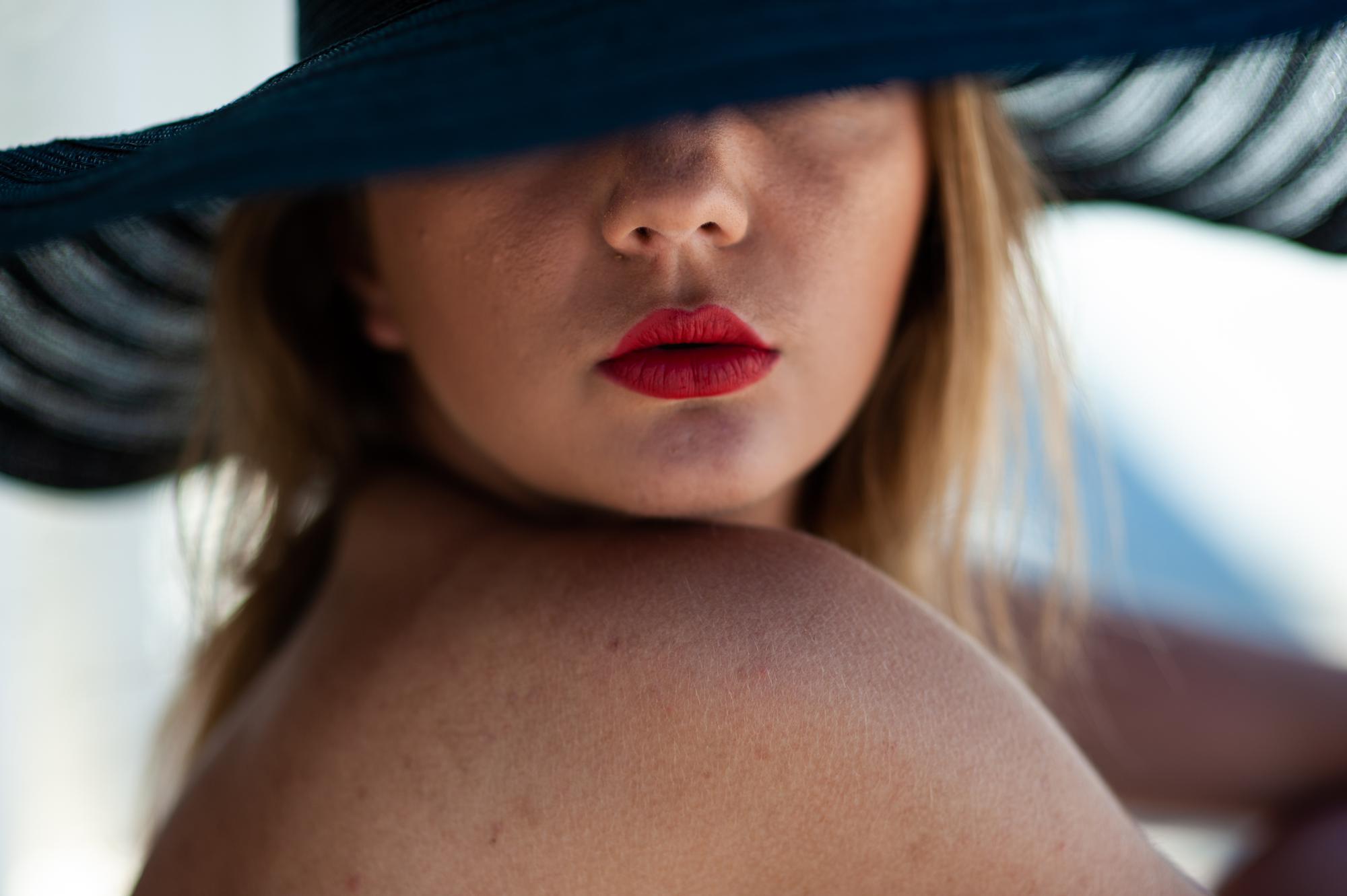 Pourquoi les lèvres brûlent-elles si facilement au soleil ?