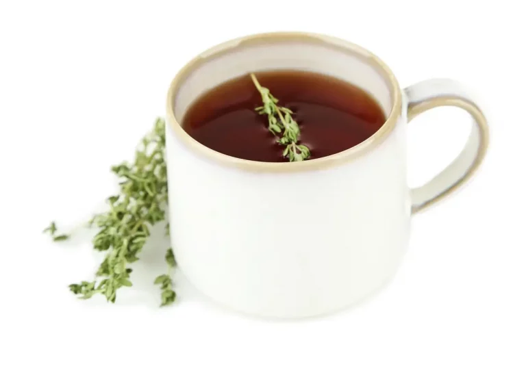 tisane thym tasse