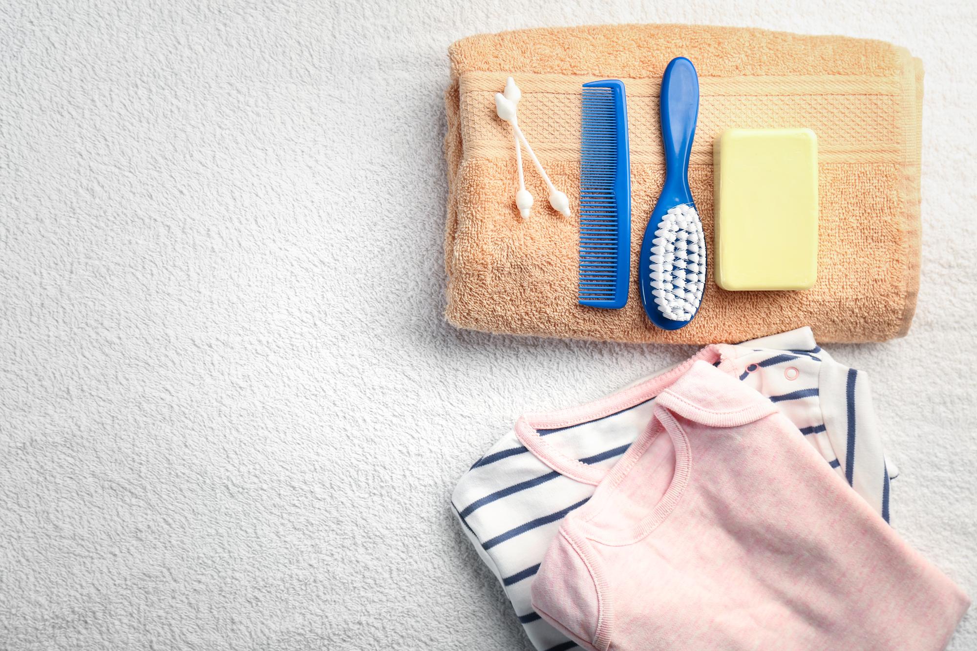 Pourquoi faire le nettoyage de ta brosse et de ta taie d’oreiller ?
