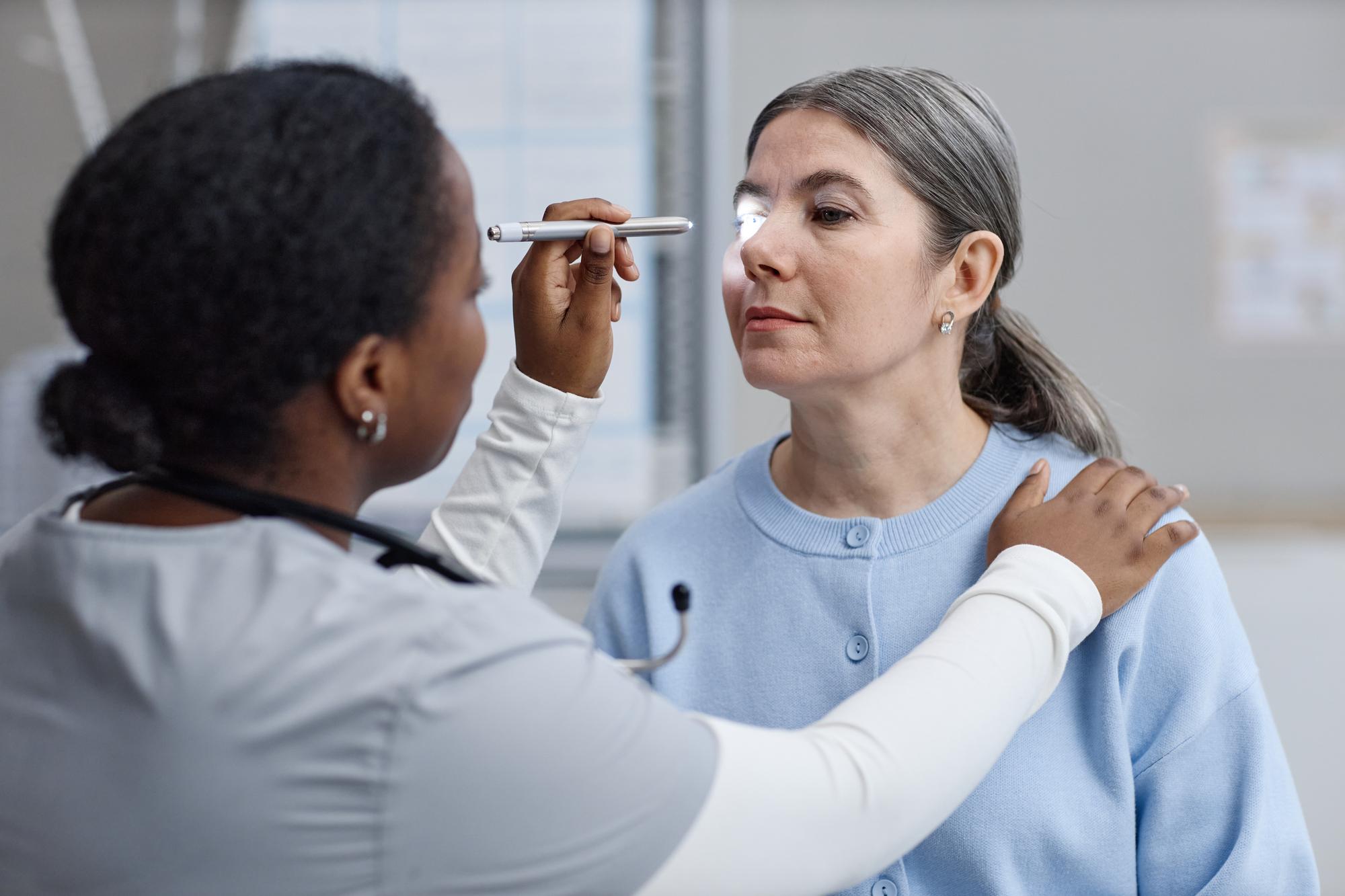 Un bouton blanc sur la paupière peut-il être un cancer ?