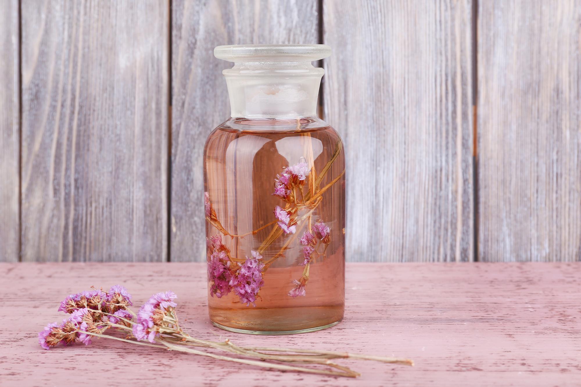 Quel est le synonyme exact d’une eau florale ?