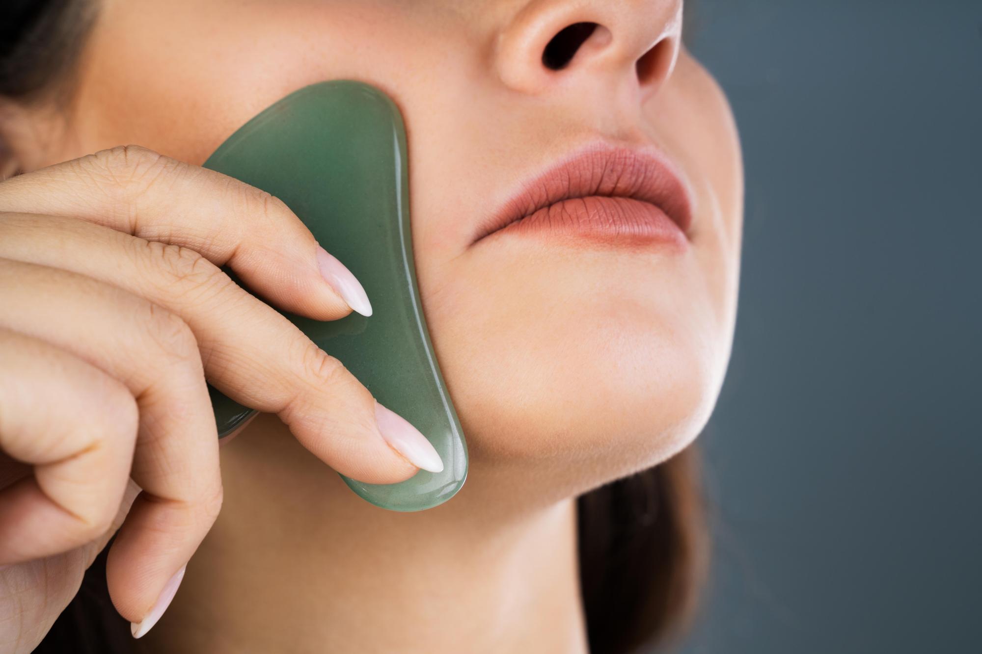 À quoi sert le gua sha pour le visage ?